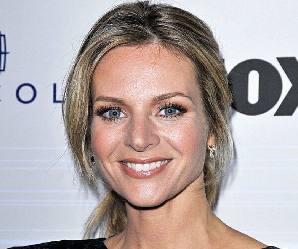 jessalyn-gilsig-5