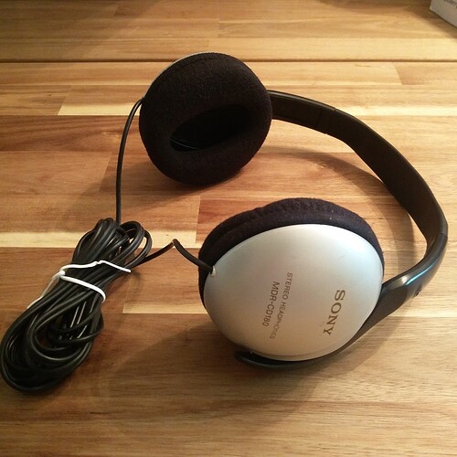 Headphone